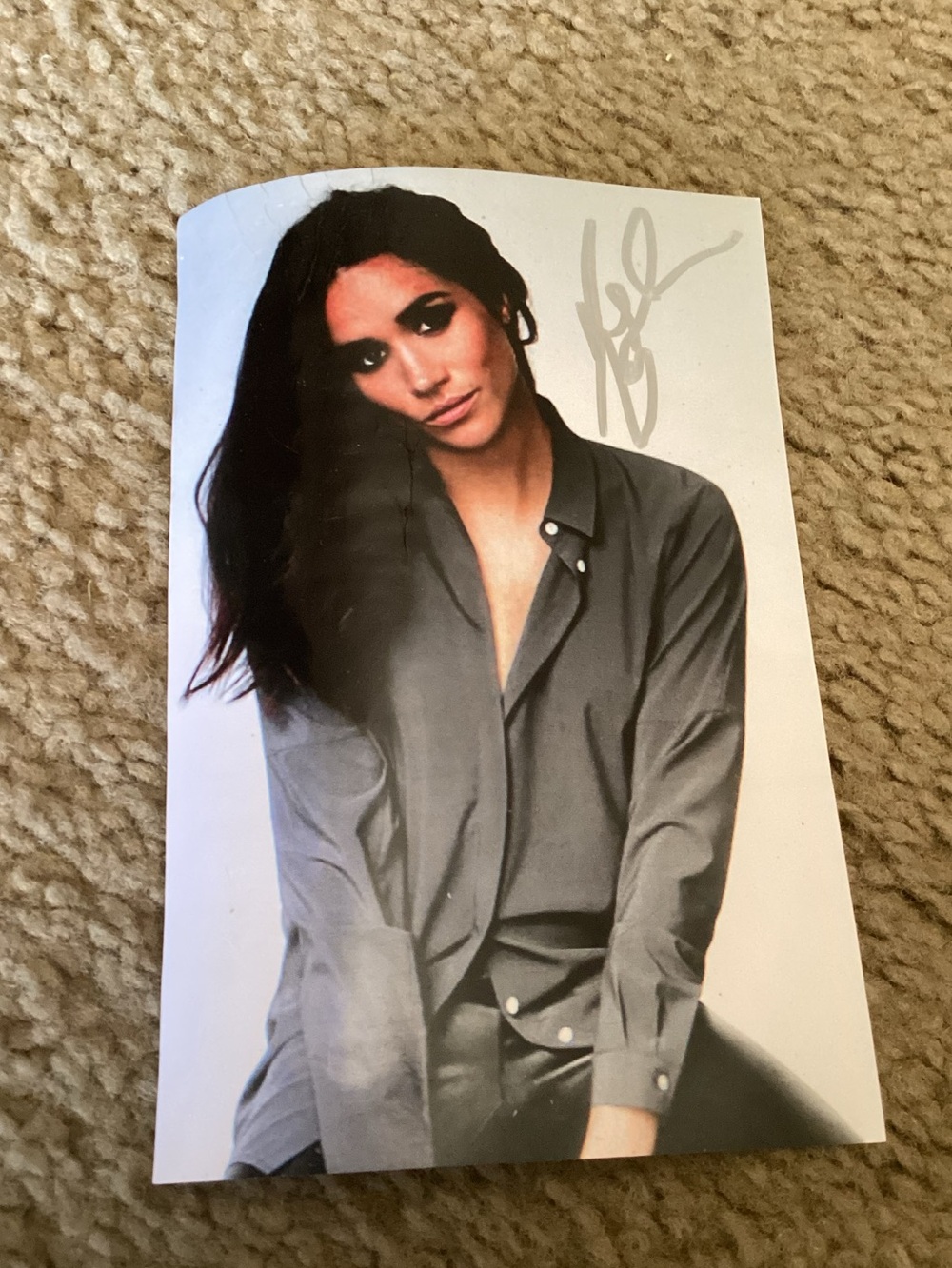 Meghan Markle signed 4x6 photo.